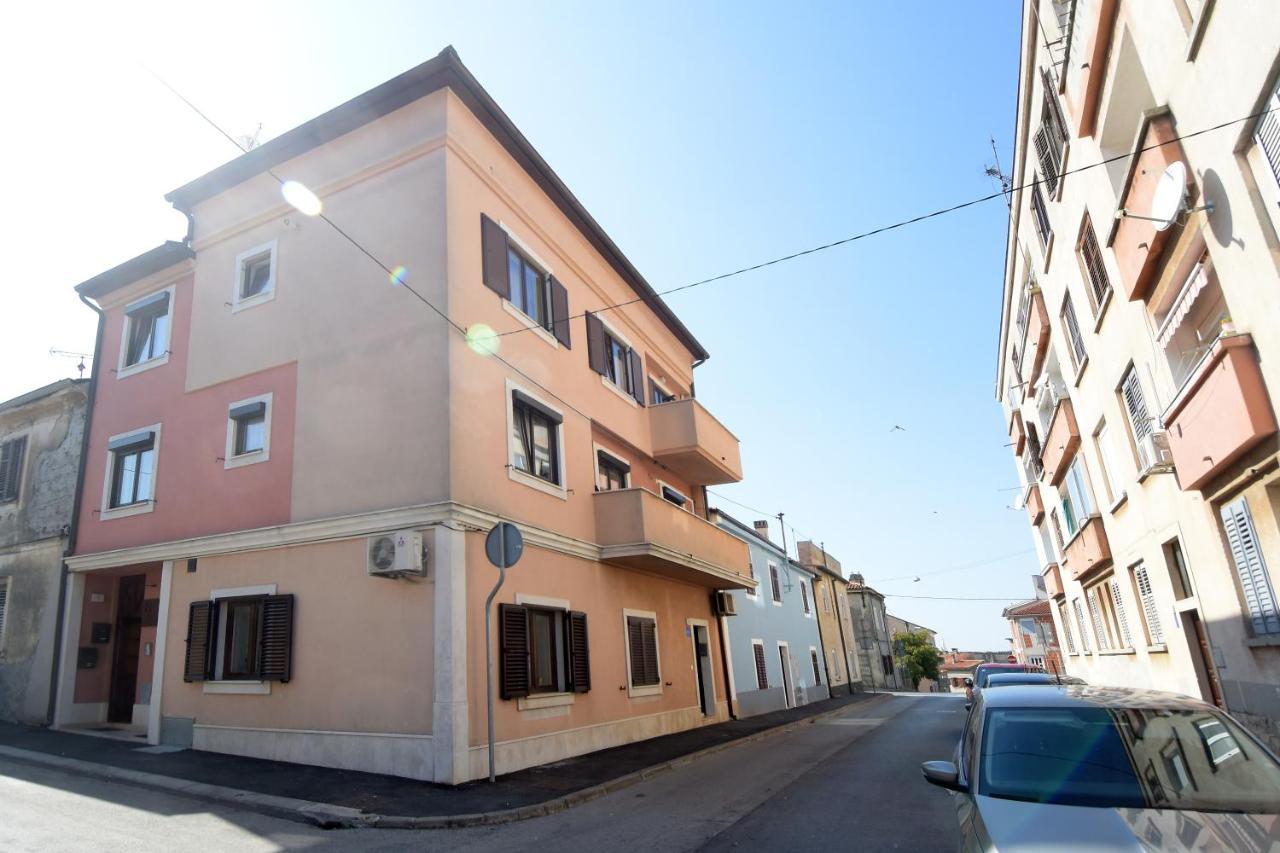 Gallery Premium 99 Near Ammphiteatre With Garage 5 Days And More Gratis Apartment Pula Exterior foto