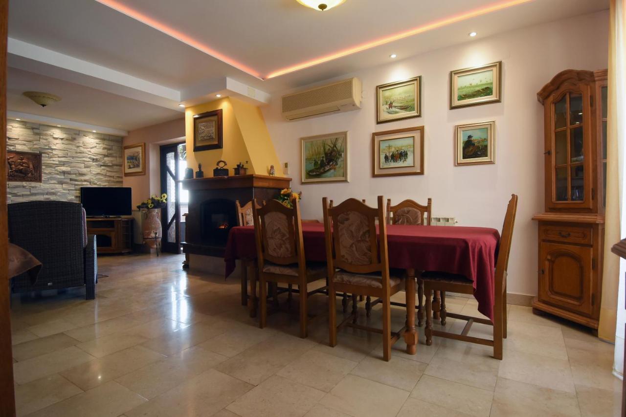 Gallery Premium 99 Near Ammphiteatre With Garage 5 Days And More Gratis Apartment Pula Exterior foto